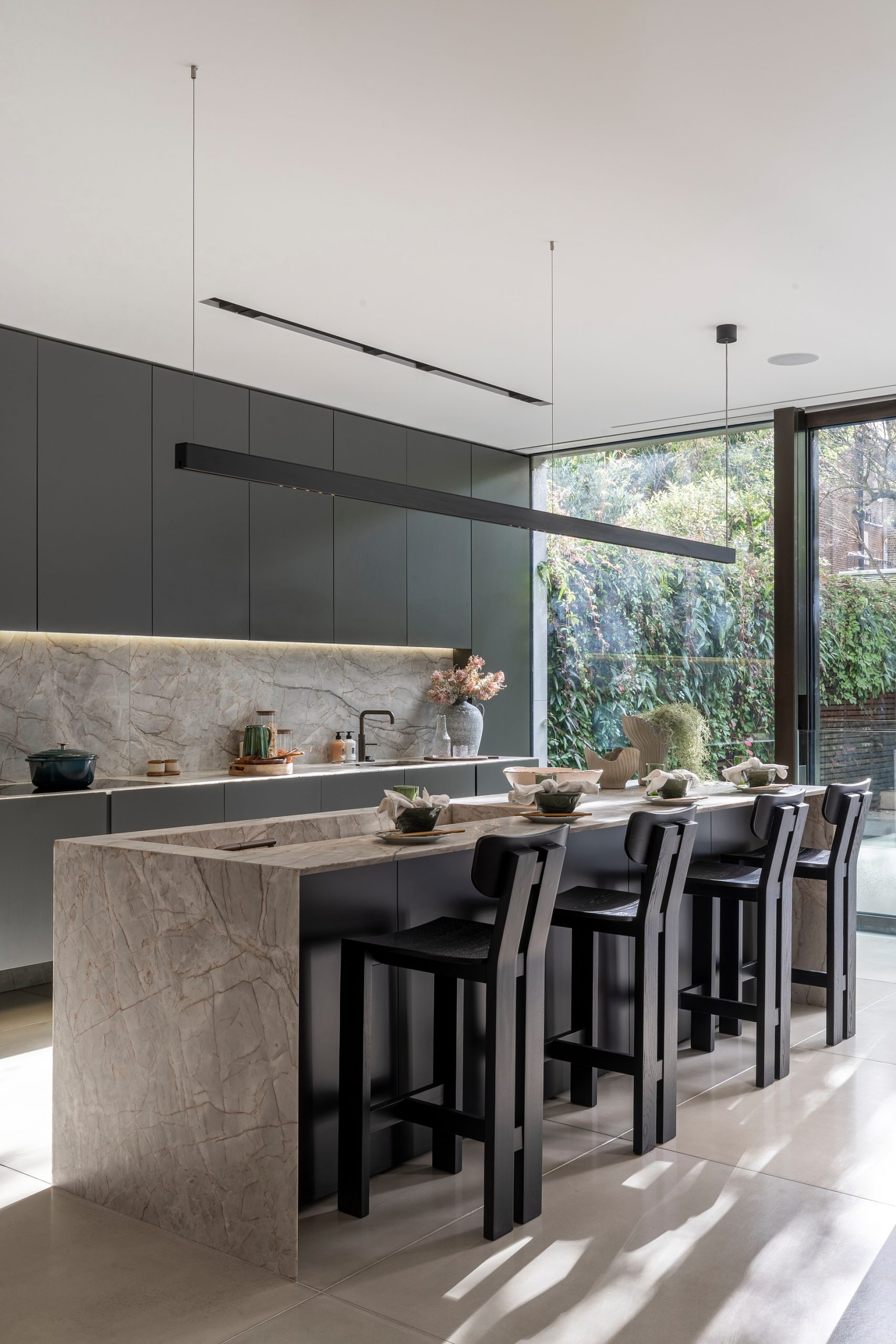  - Images Of Interiors // Interior Photographer Images of Interiors photography offers photo and video creating bespoke images of properties. Tailored to the style of the property and the client's needs